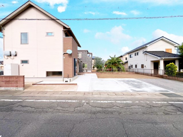 高崎市下佐野町　社有中古住宅の駐車場