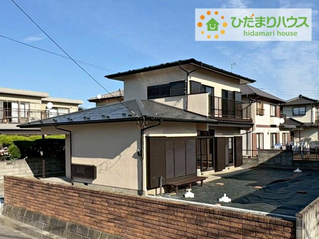 日立市川尻町3丁目　中古戸建の外観|南に面した大きな窓から差し込む光で日中は電気いらず♪