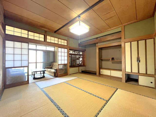 上官町戸建ての和室