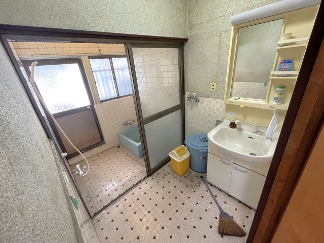 上官町戸建ての独立洗面台