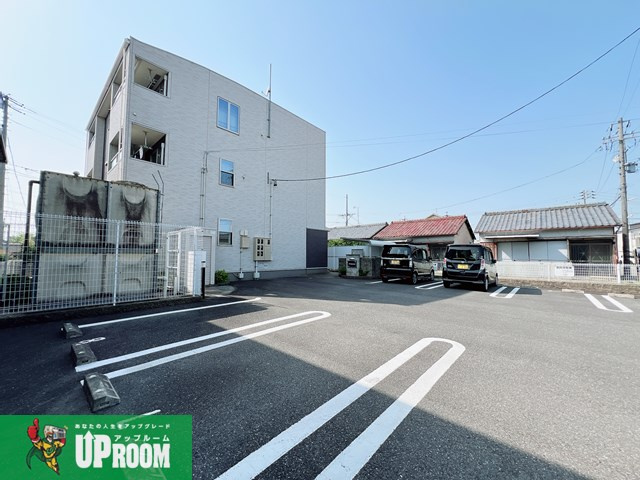 プリムローズの駐車場