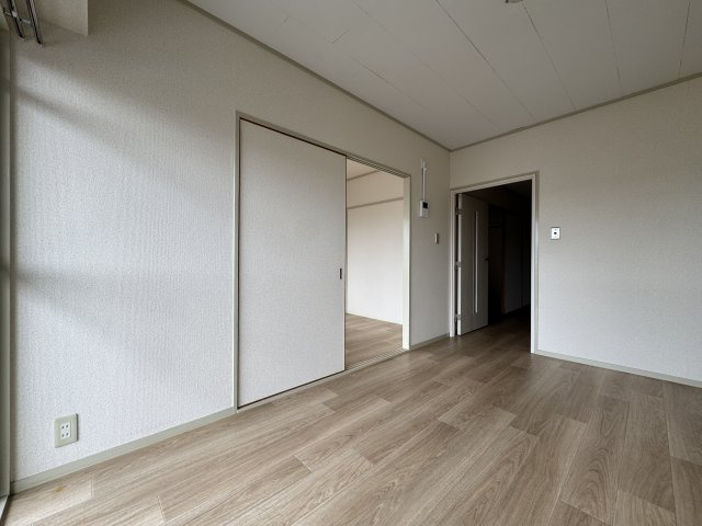 豊中市東寺内町の賃貸マンションの居間・リビング