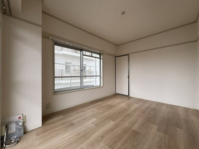 豊中市東寺内町の賃貸マンションの居間・リビング