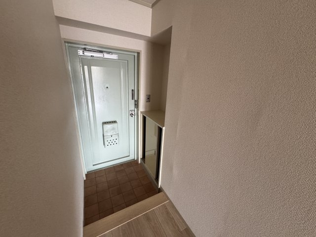 豊中市東寺内町の賃貸マンションの玄関