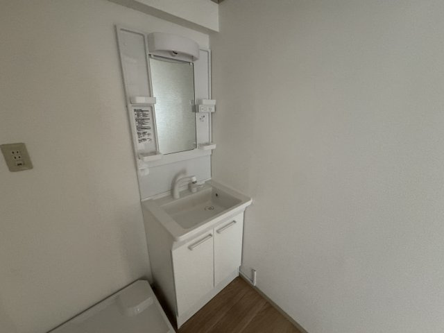 豊中市東寺内町の賃貸マンションの独立洗面台