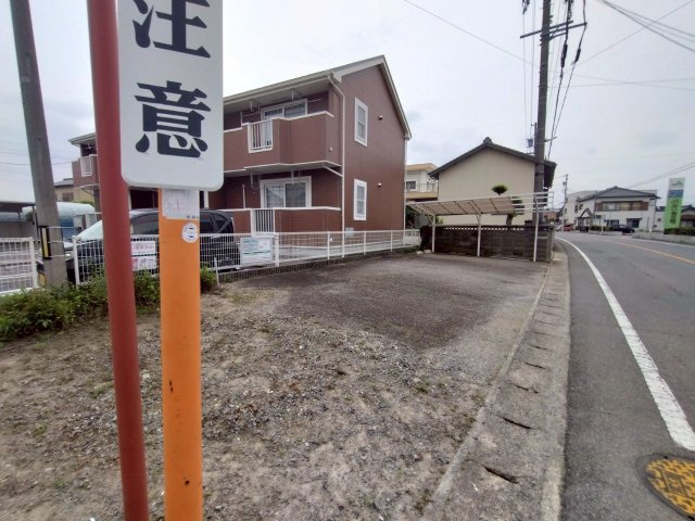 下青野町本郷　貸店舗の駐車場