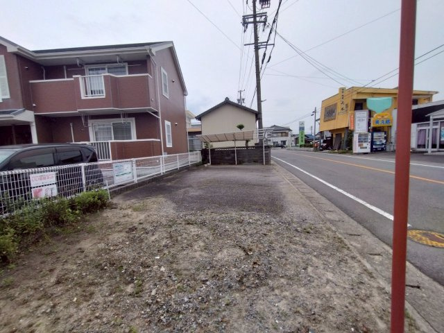 下青野町本郷　貸店舗の駐車場