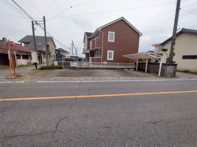 下青野町本郷　貸店舗の駐車場