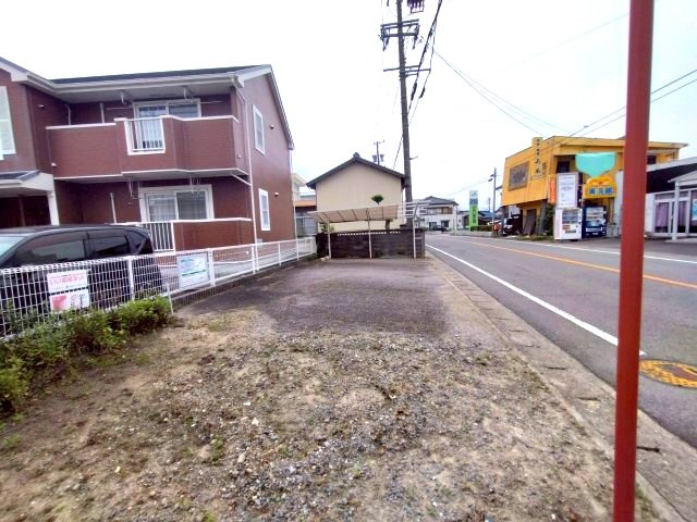 下青野町本郷　貸店舗事務所の駐車場