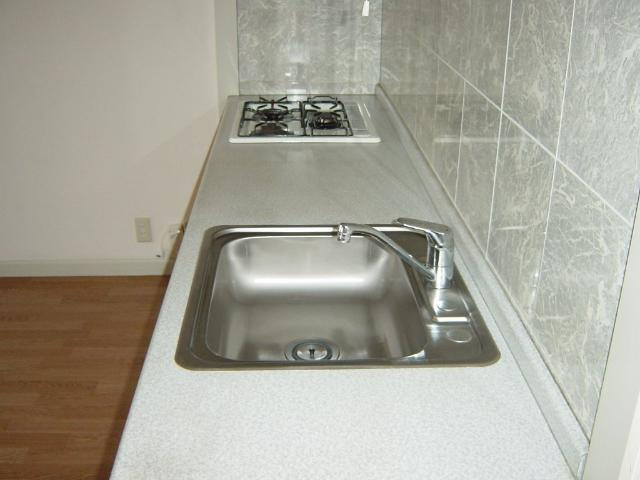 ティピカルハウスのキッチン|キッチン②