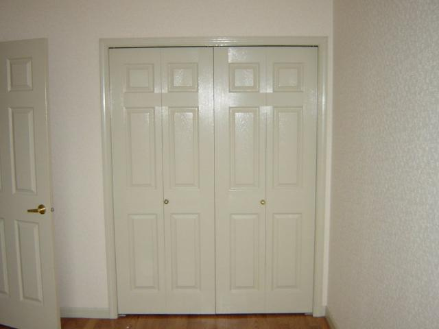 ティピカルハウスの収納|洋西収納（閉）