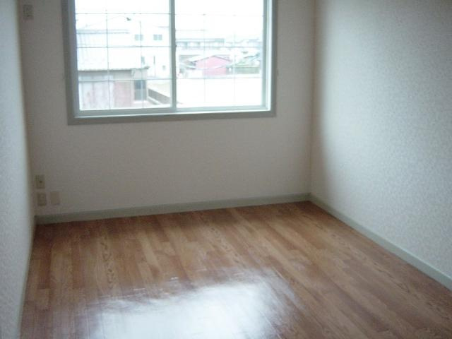 ティピカルハウスの内装|洋室西