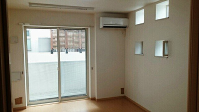 【居間・リビング】 | ルピエ紀三井寺 | ゆったりとしたリビングです