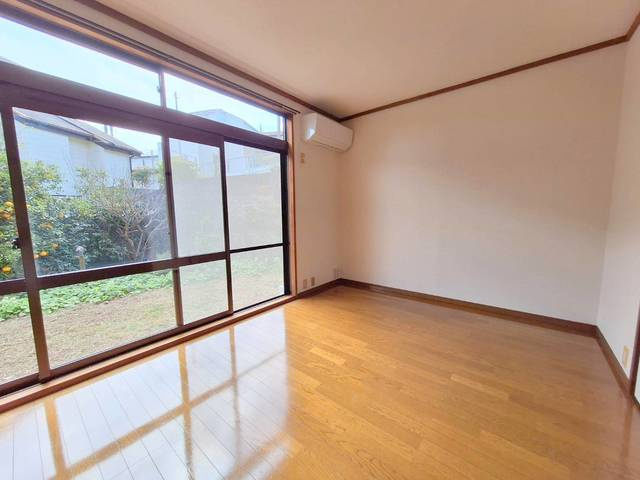 シティハイム　フラワーの洋室|南東向きで明るい洋室６．５帖