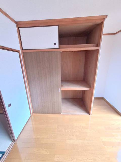 シティハイム　フラワーの収納|天袋付きの収納