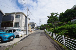 【前面道路含む現地写真】