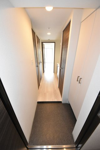 大阪市西区立売堀３丁目の賃貸マンションの玄関