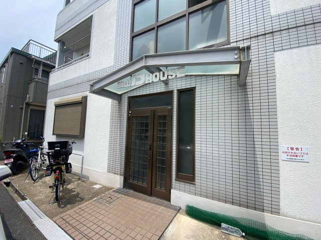 狭山Ｄハウスのエントランス