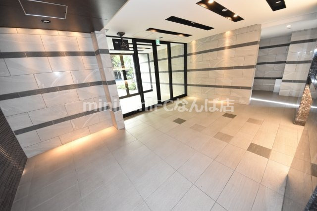 エスリード中之島ザ・コアのエントランス