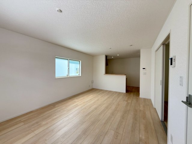 クレイドルガーデンうるま市みどり町 第２・２号棟のその他|二面採光のゆったりLDK16.2帖+洋風和室5.2帖