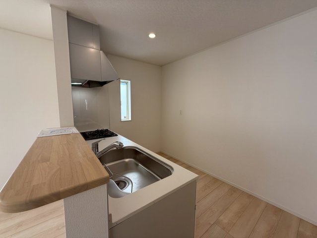 クレイドルガーデンうるま市みどり町 第２・２号棟のその他|コミュニケーションの取りやすいキッチンカウンター