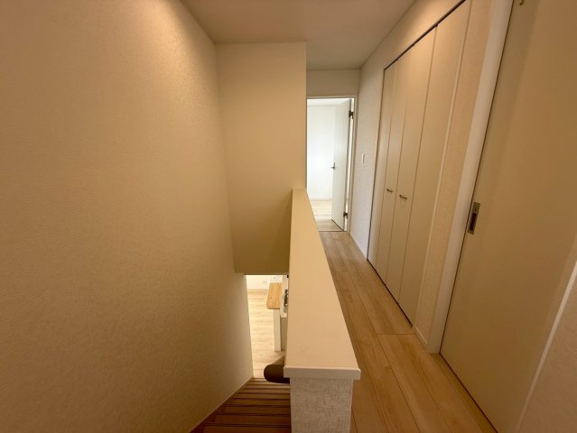 クレイドルガーデンうるま市みどり町 第２・２号棟のその他|２階廊下・クローゼット収納付き