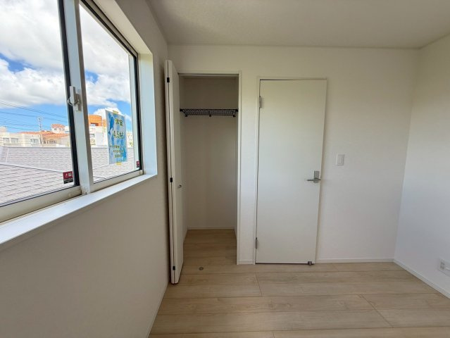 クレイドルガーデンうるま市みどり町 第２・２号棟のその他|２階洋室4.5帖・クローゼット収納付き