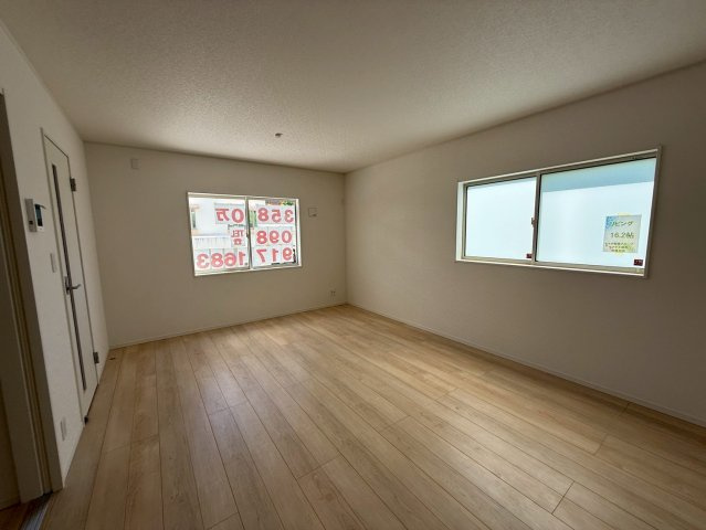 クレイドルガーデンうるま市みどり町 第２・２号棟の洋室|二面採光のゆったりLDK16.2帖+洋風和室5.2帖