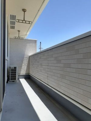 【バルコニー】 | クレードル | お洗濯にも便利なバルコニー付き