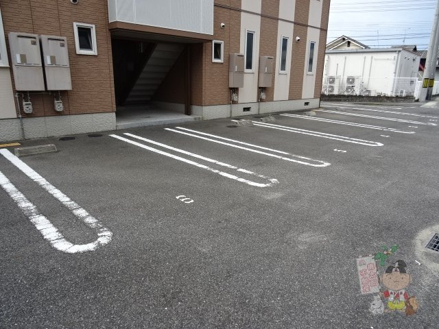 ラ・パルテール金岡東町　壱番館の駐車場