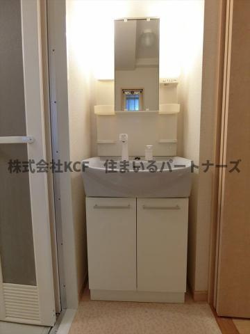 ロイヤルタワー花畑駅前の独立洗面台|使いやすい独立洗面台です