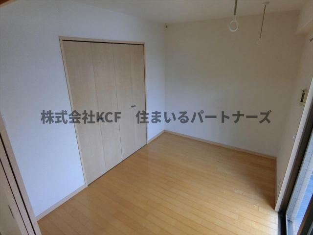 ロイヤルタワー花畑駅前の洋室|明るい洋室です