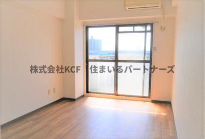 【洋室】 | 久留米駅前スカイマンション | 落ち着いた色調の洋室です