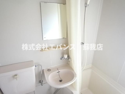 【洗面所】 | カーサビアンカⅢ | 広い洗面スペース