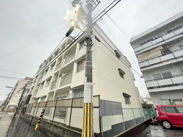 豊里サンハイツの外観
