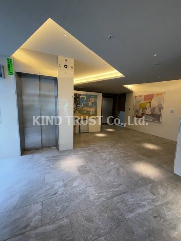 ハイデンス梅ヶ枝のロビー|建物の内部です