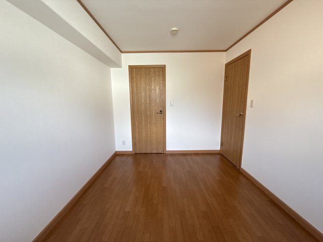 パルマリィの寝室