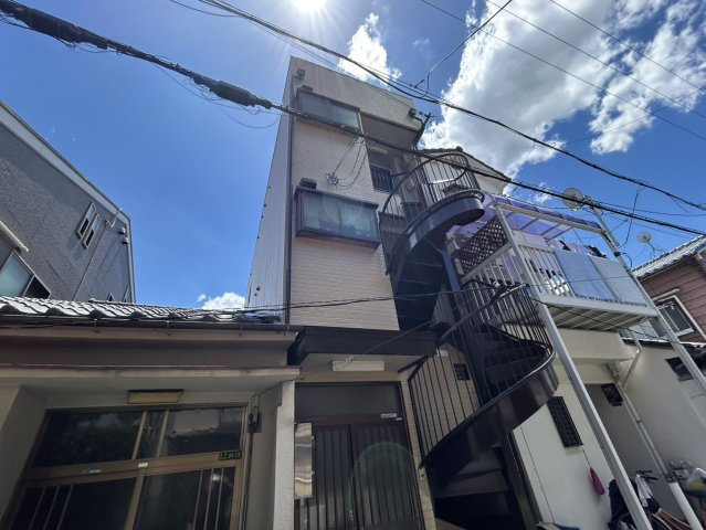 本多マンションの外観