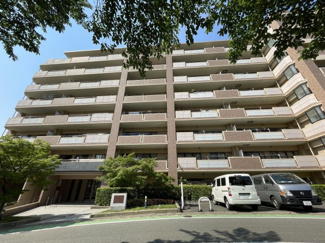 【外観】 | 2000年築、8階建てマンションの4階、南向きで陽当りが良く気持ちの良いお部屋です