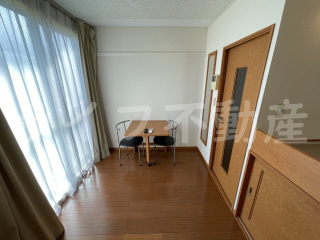 クレールの洋室|落ち着いた色調の洋室です