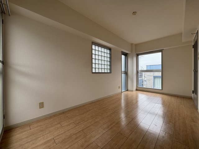 サンライズファーストの居間・リビング