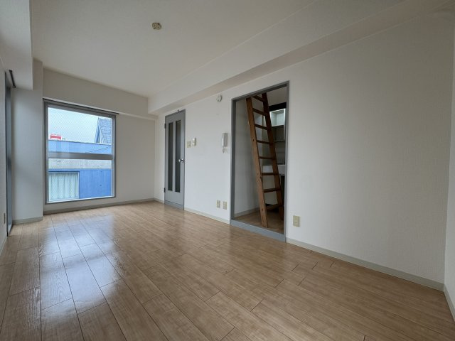 サンライズファーストの洋室