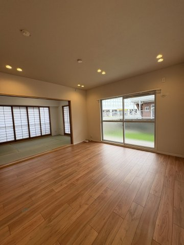 【居間・リビング】 | ライオンズマンション周船寺 | 専有面積80㎡超え、専用庭付きの4LDKは戸建て感覚を味わえます