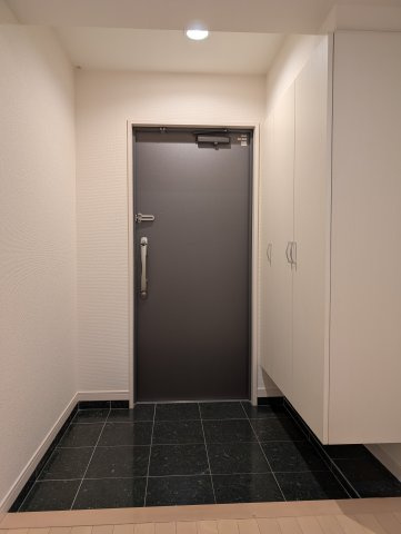 S-FORT警固タワーの玄関