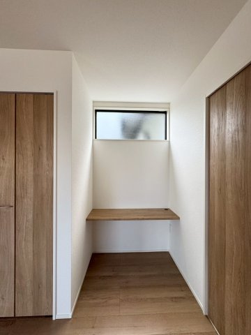 ーBloomーブルームー小倉南区湯川新町4丁目4期　【小倉南区　新築戸建て】の設備|リビングにはスタディカウンター付き♪