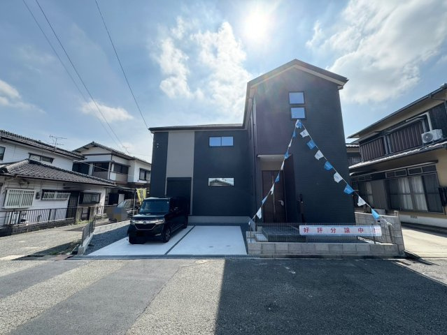 ーBloomーブルームー小倉南区湯川新町4丁目4期　【小倉南区　新築戸建て】の駐車場|駐車スペースは並列２台可能♪　【小倉南区　新築戸建て】