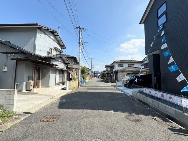 ーBloomーブルームー小倉南区湯川新町4丁目4期　【小倉南区　新築戸建て】の前面道路含む現地写真|Bloomーブルームー小倉南区湯川新町4丁目4期　【小倉南区　新築戸建て】