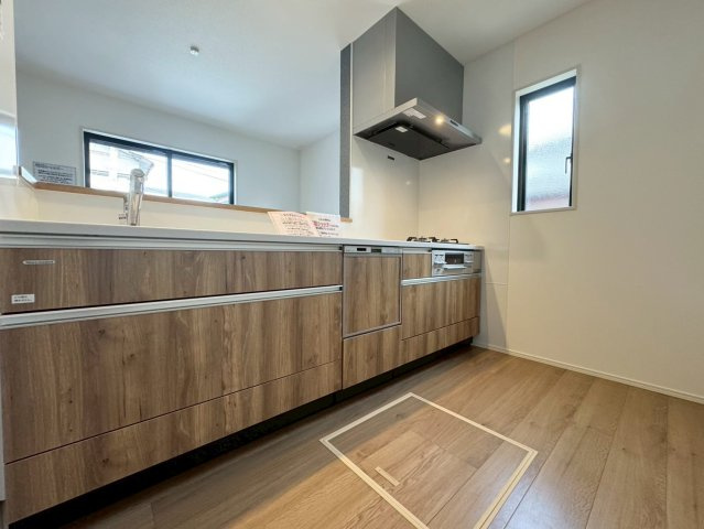 ーBloomーブルームー小倉南区湯川新町4丁目4期　【小倉南区　新築戸建て】のキッチン|食洗器完備のシステムキッチン♪　【小倉南区　新築戸建て】