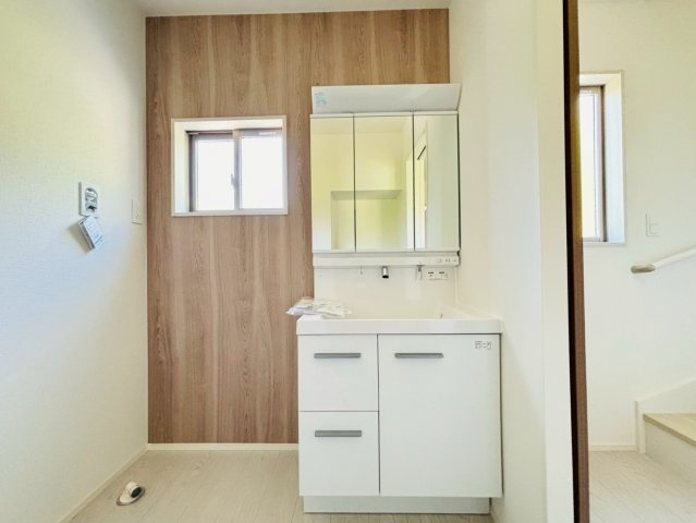 よかタウン／菊池郡大津町室1２期／１０号棟の独立洗面台