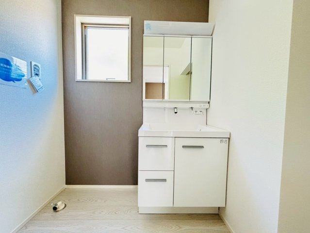 よかタウン／菊池郡大津町室1２期／１１号棟の独立洗面台